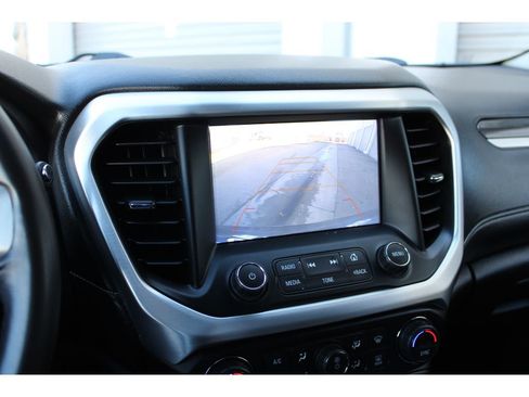 Used 2019 GMC Acadia SLT w/ LPO, Black Accent Package image 9