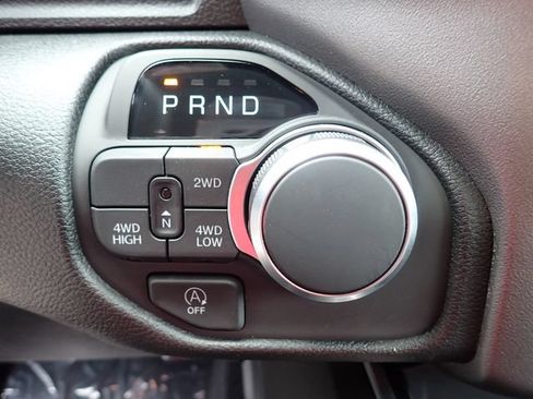 New 2026 RAM 1500 Express AWD/4WD image 19