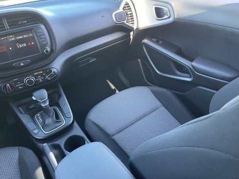 Certified 2023 Kia Soul LX w/ LX Technology Package image 14