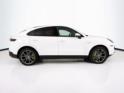 Certified 2023 Porsche Cayenne Platinum Edition w/ Premium Package Plus (PIA) AWD/4WD image 8