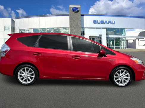 Used 2014 Toyota Prius V Five FWD image 7