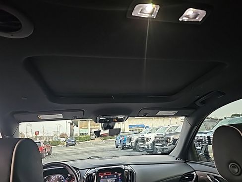 Certified 2023 Chevrolet Traverse Premier w/ Redline Edition image 18