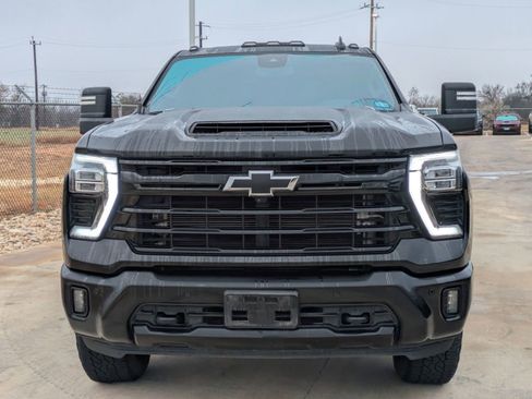 Used 2024 Chevrolet Silverado 2500 LTZ w/ LTZ Plus Package image 8