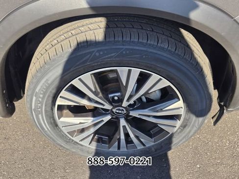 Used 2023 Nissan Rogue SV AWD/4WD image 11
