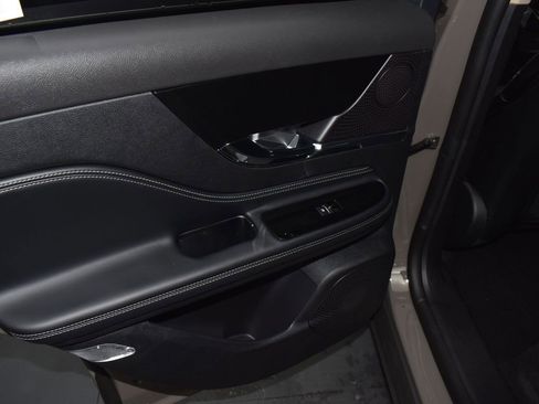 New 2025 Lincoln Corsair Reserve image 21