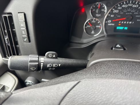 Used 2017 GMC Savana 2500 image 26