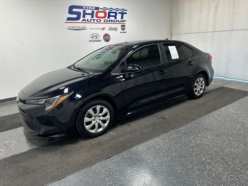 Used 2025 Toyota Corolla LE image 1