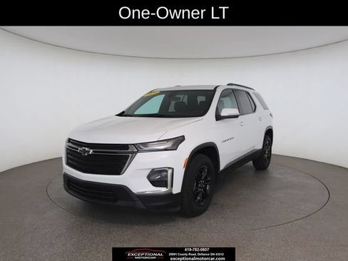 Used 2023 Chevrolet Traverse LT FWD image 2
