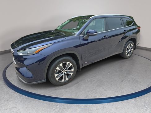 New 2026 Toyota Highlander XLE AWD/4WD image 1