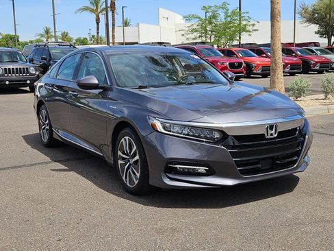 Used 2018 Honda Accord Touring image 3