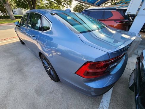 Used 2019 Volvo S90 T5 Momentum w/ Protection Package Premier FWD image 4