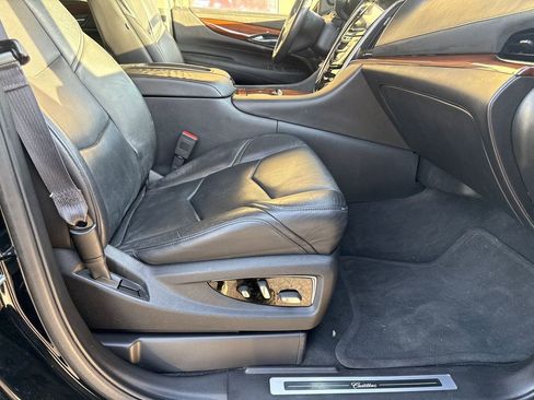 Used 2015 Cadillac Escalade Premium image 38