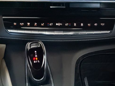 Used 2024 Cadillac Escalade ESV Premium Luxury image 15