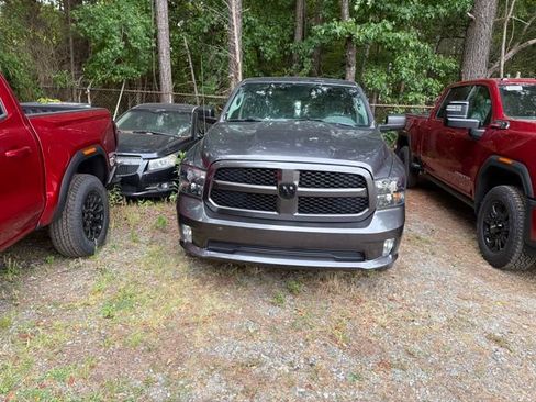 Used 2018 RAM 1500 Express w/ Express Value Package RWD image 4