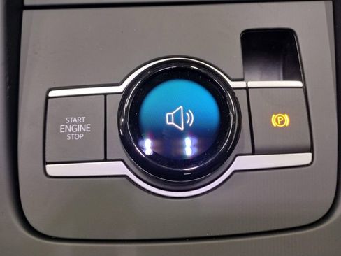 New 2025 Volkswagen Tiguan SE R-Line image 31