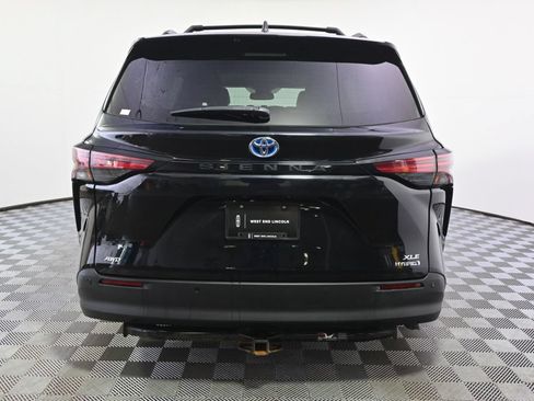 Used 2021 Toyota Sienna XLE w/ XLE Plus Package AWD/4WD image 5
