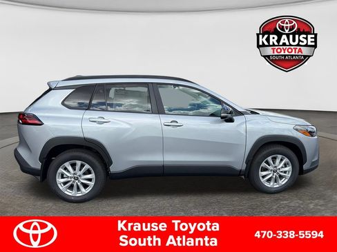 New 2026 Toyota Corolla Cross LE w/ Moonroof Package FWD image 9