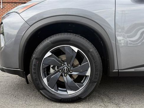 Used 2024 Nissan Rogue SV AWD/4WD image 5