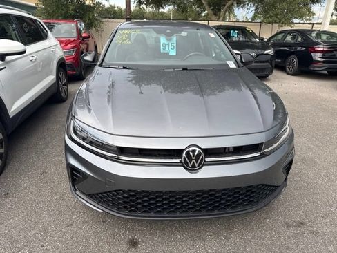 Used 2025 Volkswagen Jetta Sport FWD image 4