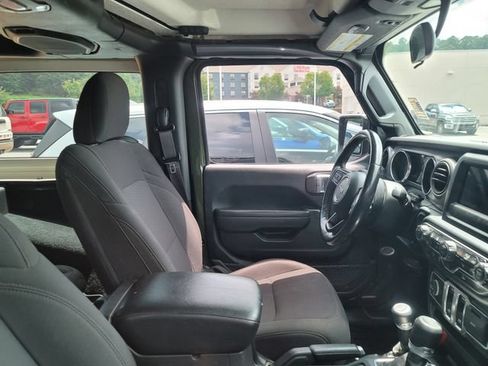 Used 2022 Jeep Wrangler Sport AWD/4WD image 4