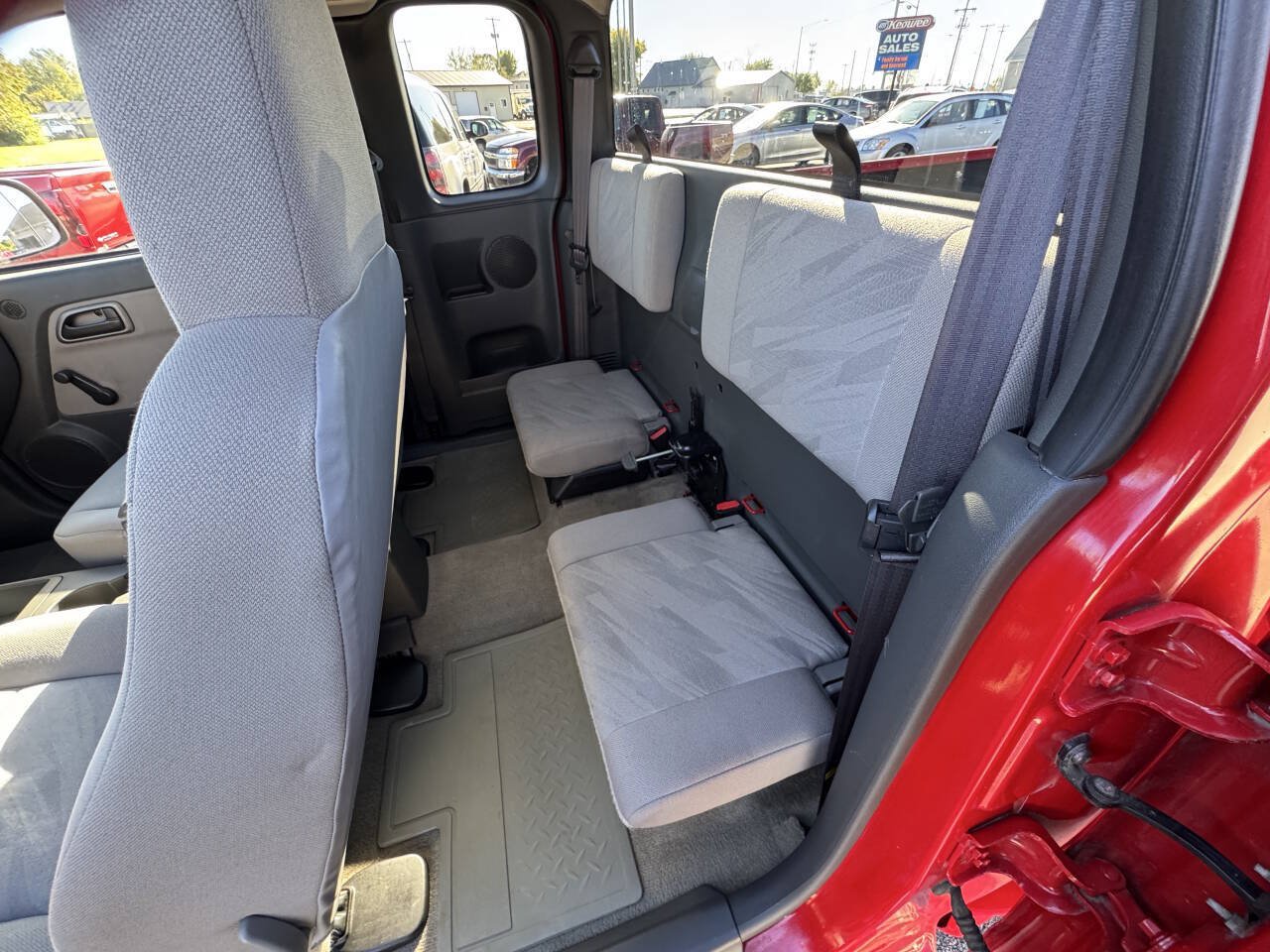 Used 2005 Chevrolet Colorado LS RWD image 29