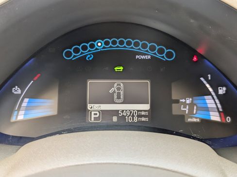Used 2011 Nissan Leaf SL FWD image 18