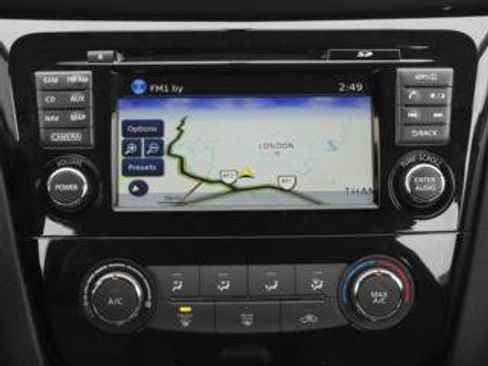 Used 2016 Nissan Rogue SV w/ SV Premium Package AWD/4WD image 11