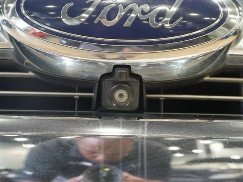 Used 2017 Ford F150 Lariat w/ Equipment Group 502A Luxury AWD/4WD image 5