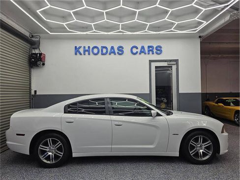 Used 2014 Dodge Charger R/T RWD image 5