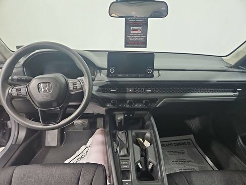Used 2025 Honda Accord SE image 12
