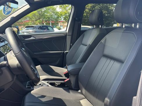 Used 2022 Volkswagen Tiguan SE R-Line AWD/4WD image 13