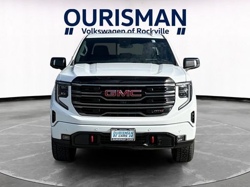 Used 2025 GMC Sierra 1500 AT4 w/ Technology Package AWD/4WD image 8