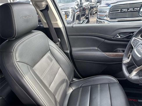 Used 2021 GMC Acadia Denali w/ Denali Technology Package image 14
