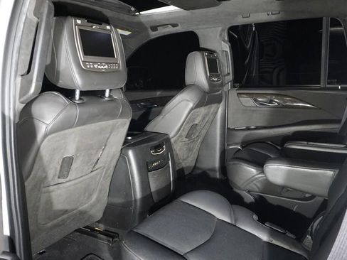 Used 2016 Cadillac Escalade Platinum AWD/4WD image 28