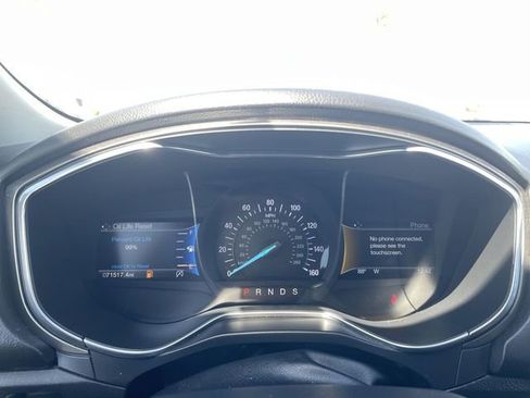 Used 2017 Ford Fusion SE w/ Fusion SE Technology Package FWD image 11