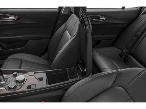 Used 2018 Alfa Romeo Giulia Ti Sport w/ Quick Order Package 22S Sport AWD/4WD image 13