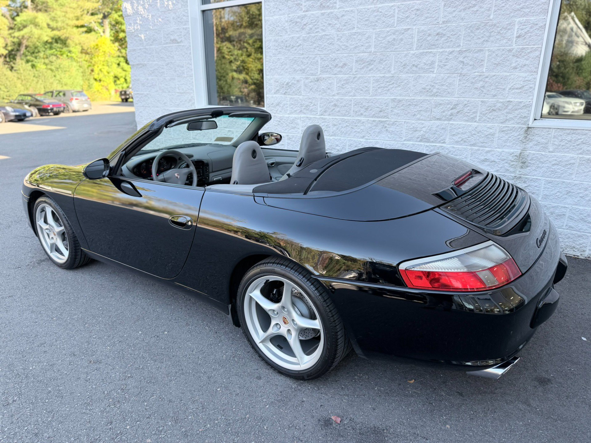 Used 2002 Porsche 911 Carrera 4 AWD/4WD image 36