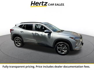 Used 2025 Chevrolet Trax LT FWD video 1