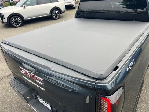 Used 2019 GMC Sierra 1500 SLE w/ SLE Value Package image 12