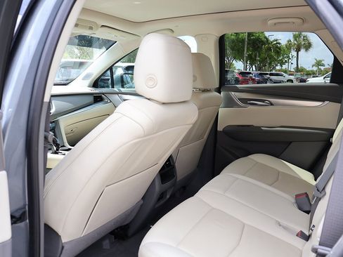 Used 2021 Cadillac XT5 Premium Luxury image 35