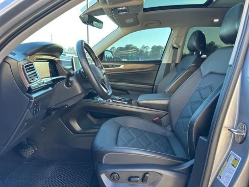 Used 2024 Volkswagen Atlas SE image 9