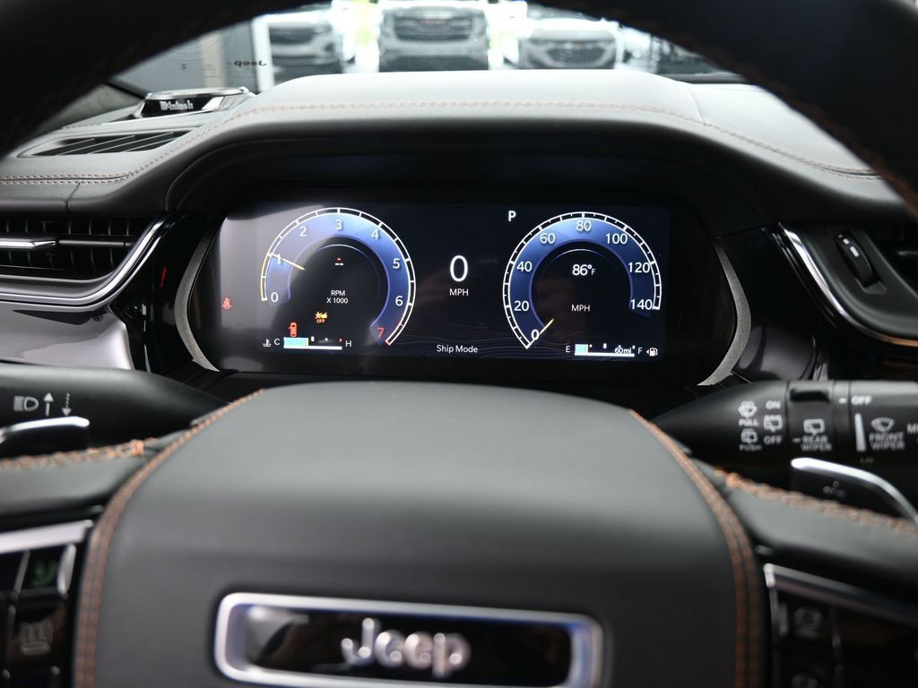 Used 2025 Jeep Grand Cherokee L Summit AWD/4WD image 27