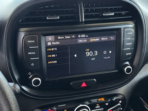 Used 2024 Kia Soul LX w/ Option Group 015 FWD image 16