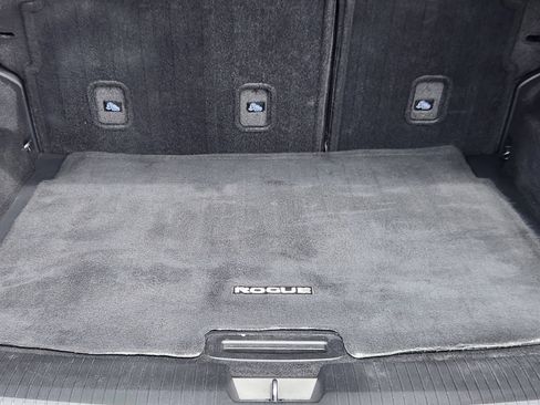 Used 2023 Nissan Rogue S image 12