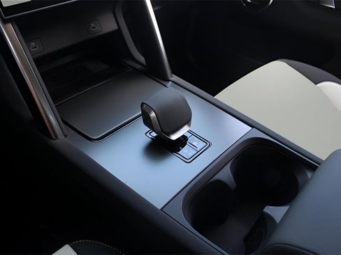 New 2025 Land Rover Discovery Sport S image 26