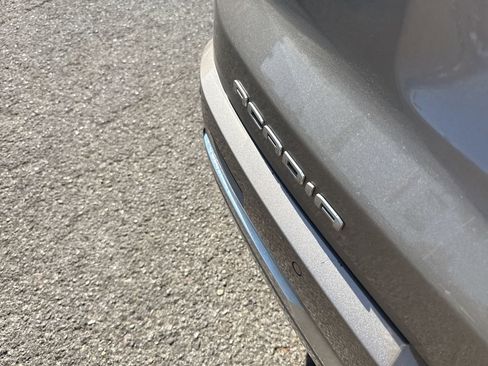 Certified 2022 GMC Acadia Denali w/ Denali Ultimate Package image 39