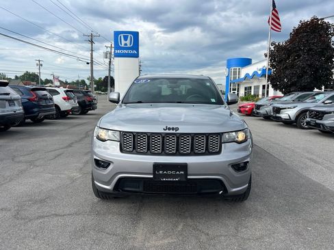 Used 2018 Jeep Grand Cherokee Altitude AWD/4WD image 8