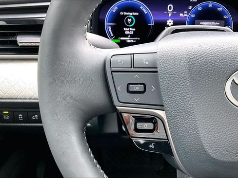 Used 2025 Toyota Camry XLE w/ Premium Plus Package FWD image 22