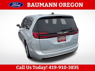 Used 2024 Chrysler Pacifica Touring-L FWD video 2