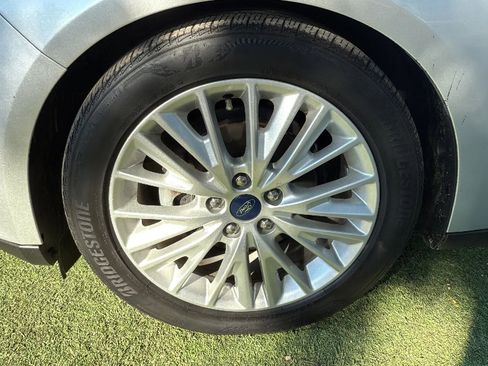 Used 2018 Ford Focus Titanium FWD image 42